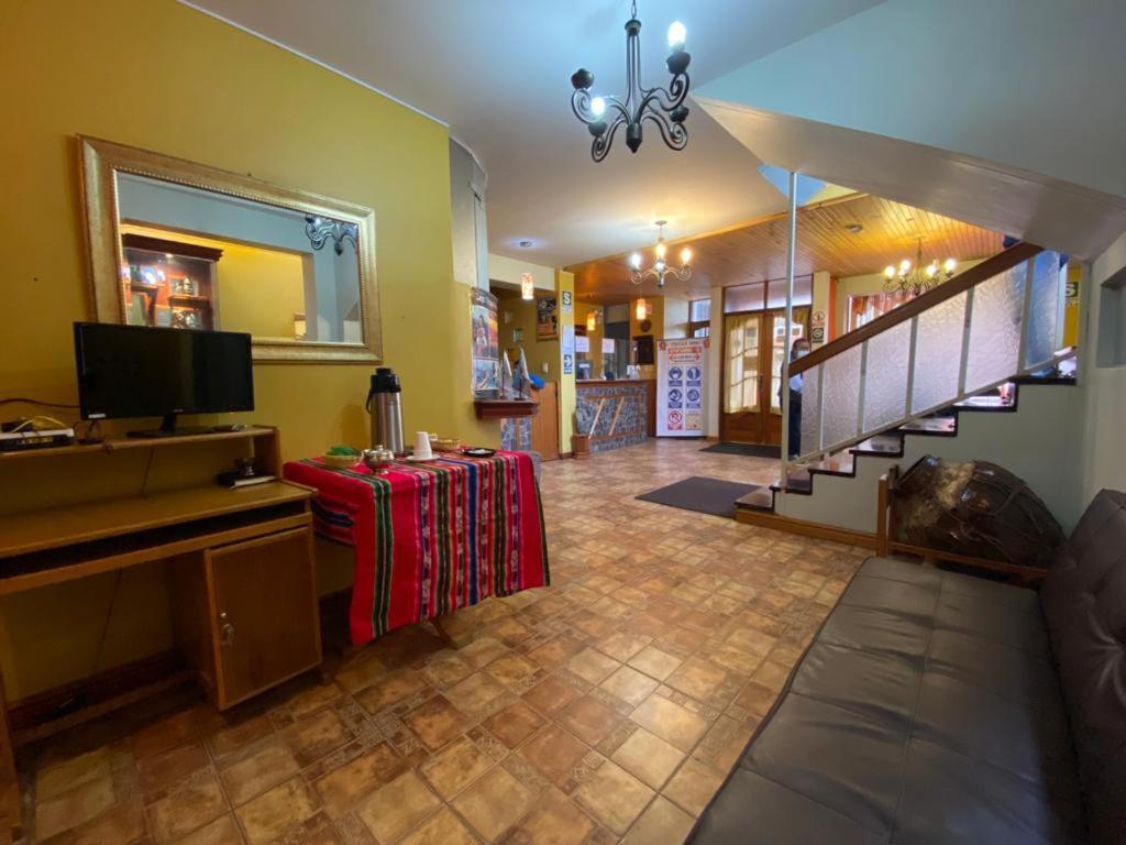 Hostal Oscar Inn Пуно Экстерьер фото
